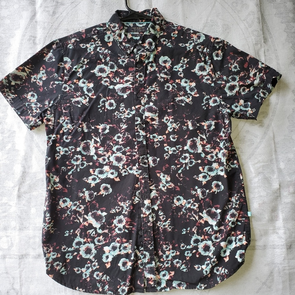 Button down short sleeve shirt